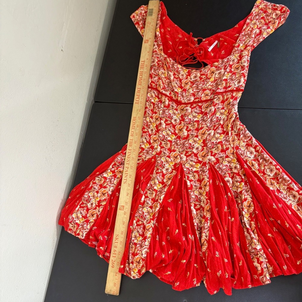 Free People Ponderosa Mini Dress Size M Red Floral Babydoll Lace Up Cut Out Back - Picture 10 of 12